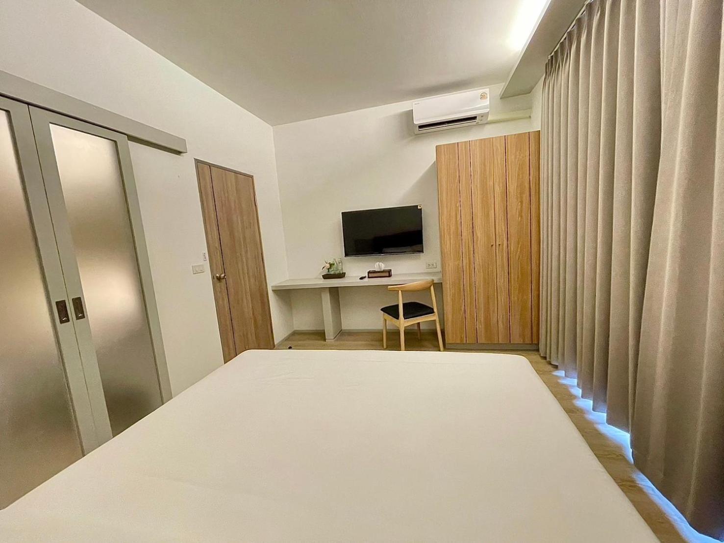 At Thaphae Hostel Чиангмай Экстерьер фото